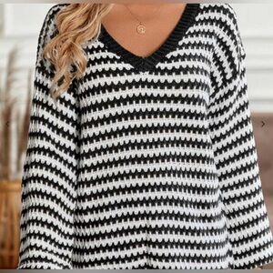 Beautiful Black & White Knit Sweater
